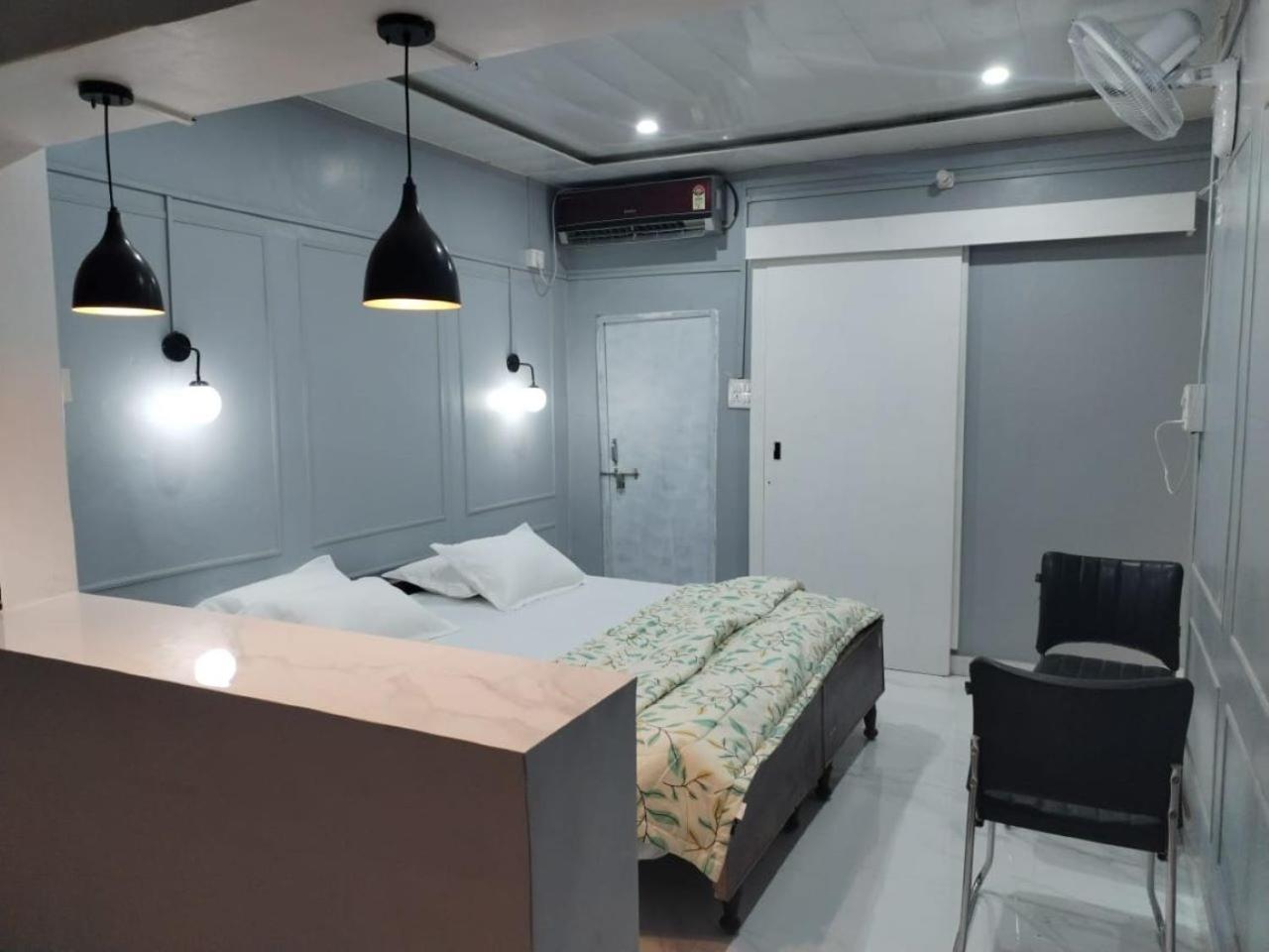 Janki Kunj Varanasi- 3 Room Home Esterno foto