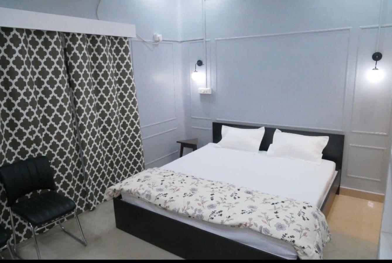 Janki Kunj Varanasi- 3 Room Home Esterno foto